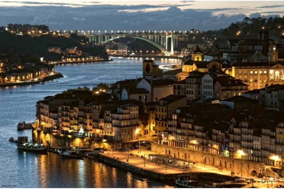 Happy Porto Hostel - Sightseeing in Miragaia Ribeira Porto Portugal